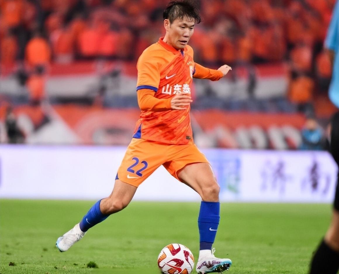 蓝鲸体育-03国青队长将正式加盟津门虎，未来有望挑大梁，曾是亚冠主力